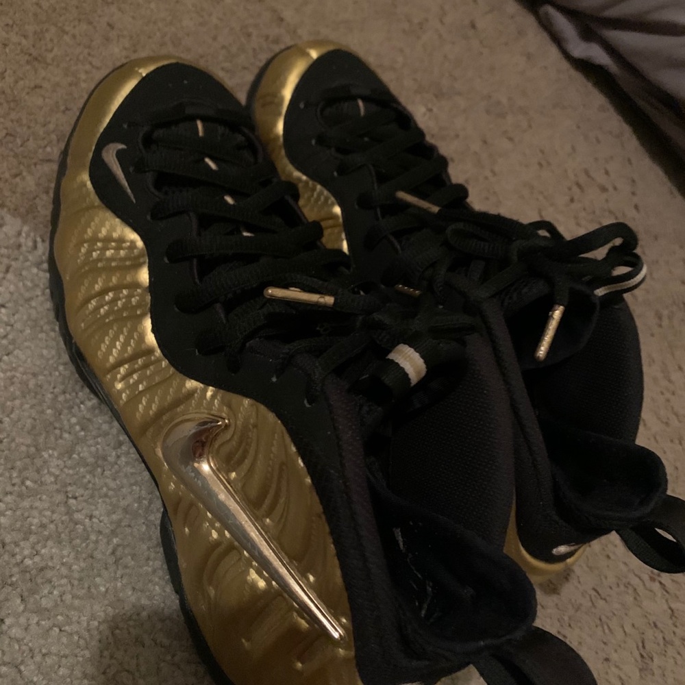 Nike FoamPosits